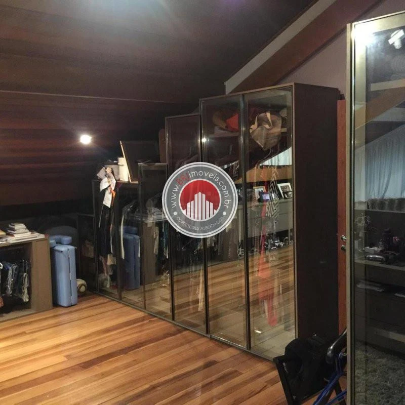 Ванна та 6 спалень: будинок 525 м² — photo 39