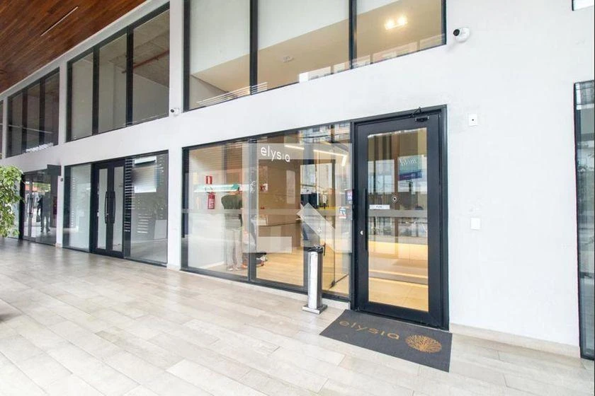 Студія 17 м² з робочим місцем та панорамними вікнами — photo 33