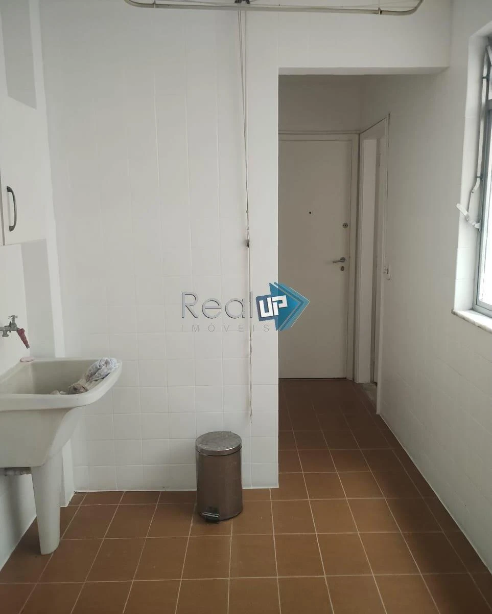 Home office in a 3-bedroom apartment, 129 m² — photo 22
