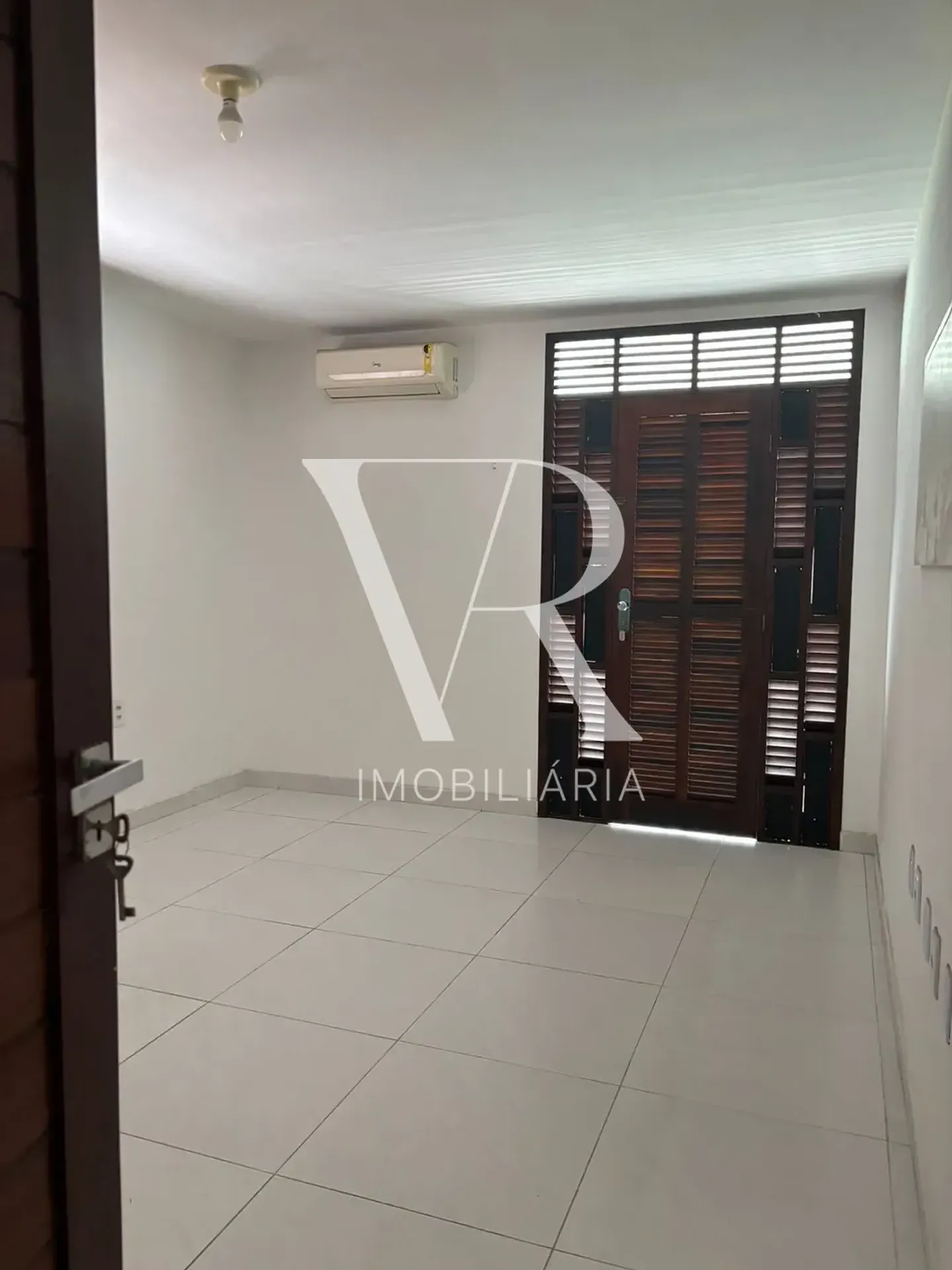 6-bedroom house with balcony and 4 bathrooms — photo 5