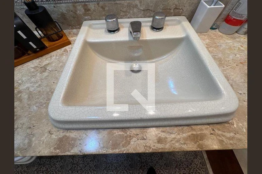 Furnished apartment with a built-in balcony grill and 4 bedrooms — photo 46