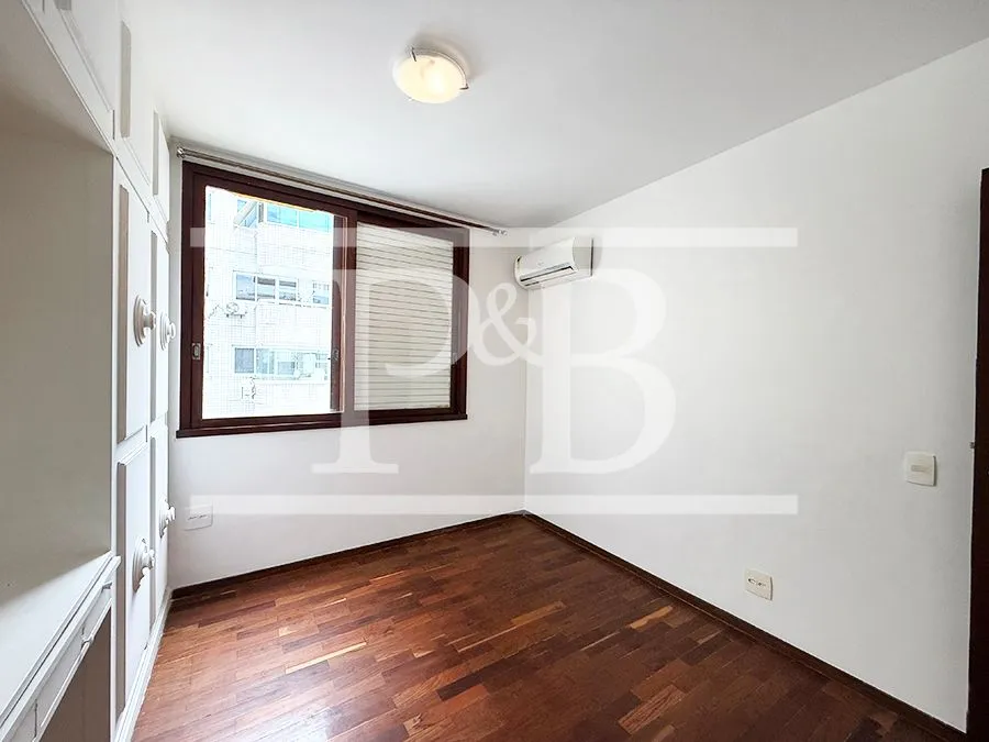 4-bedroom apartment with a walk-in closet in Rio de Janeiro — photo 35