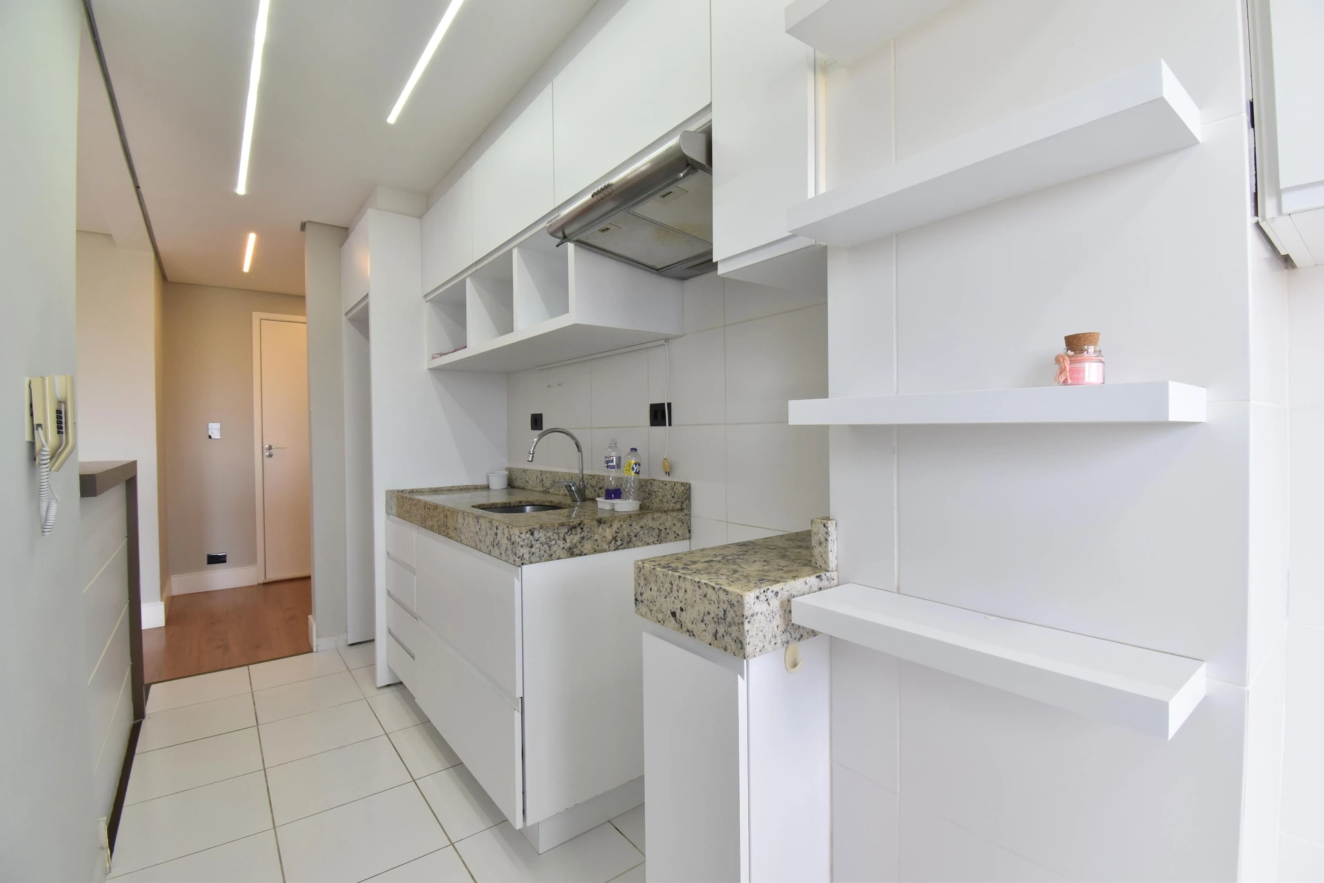 Квартира 62 м² с грилем на балконе и застеклённым балконом — photo 44