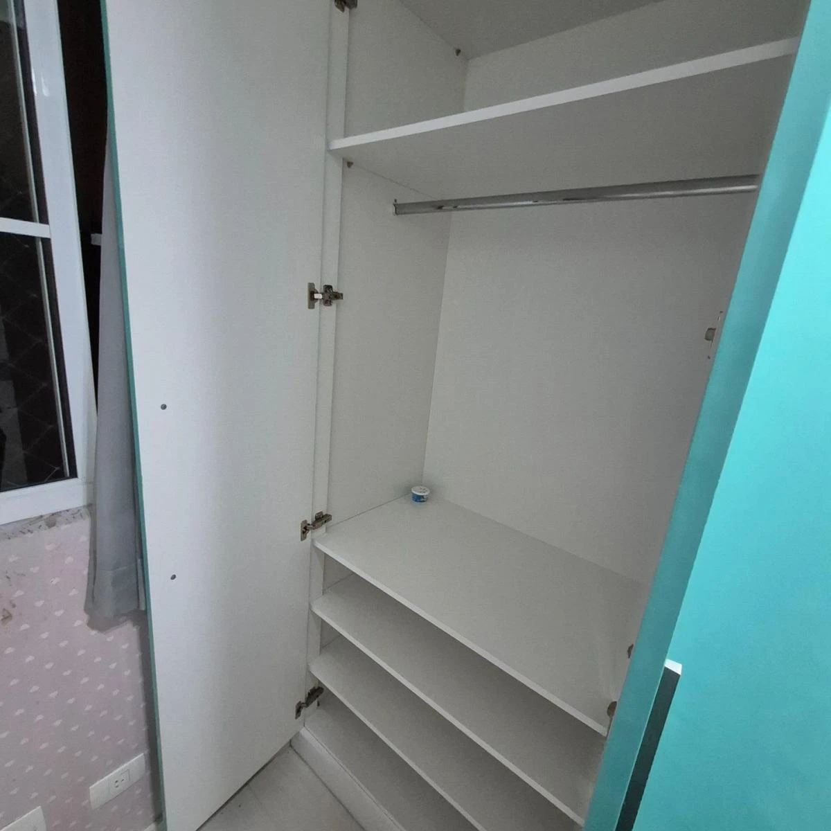 Furnished 3-bedroom apartment with covered parking — photo 4