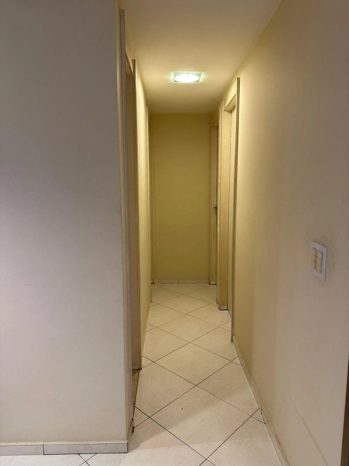 Furnished apartment with 3 bedrooms and 1 bathroom — photo 24