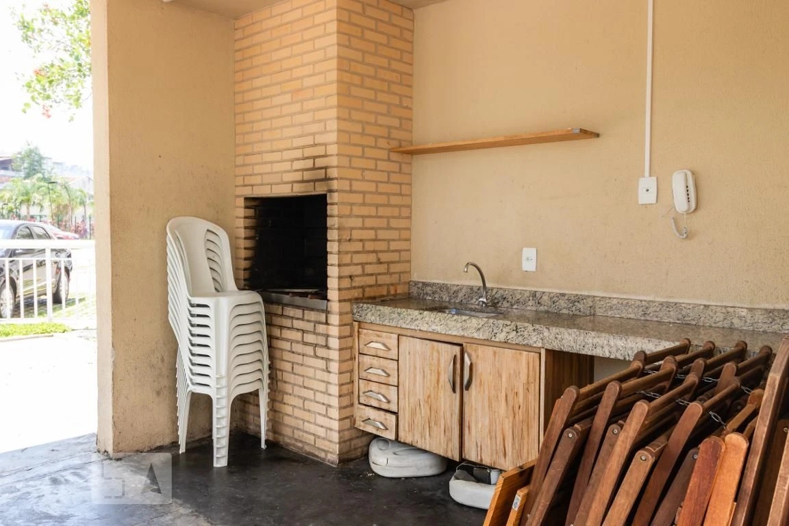 Furnished 2-bedroom apartment with balcony — photo 13