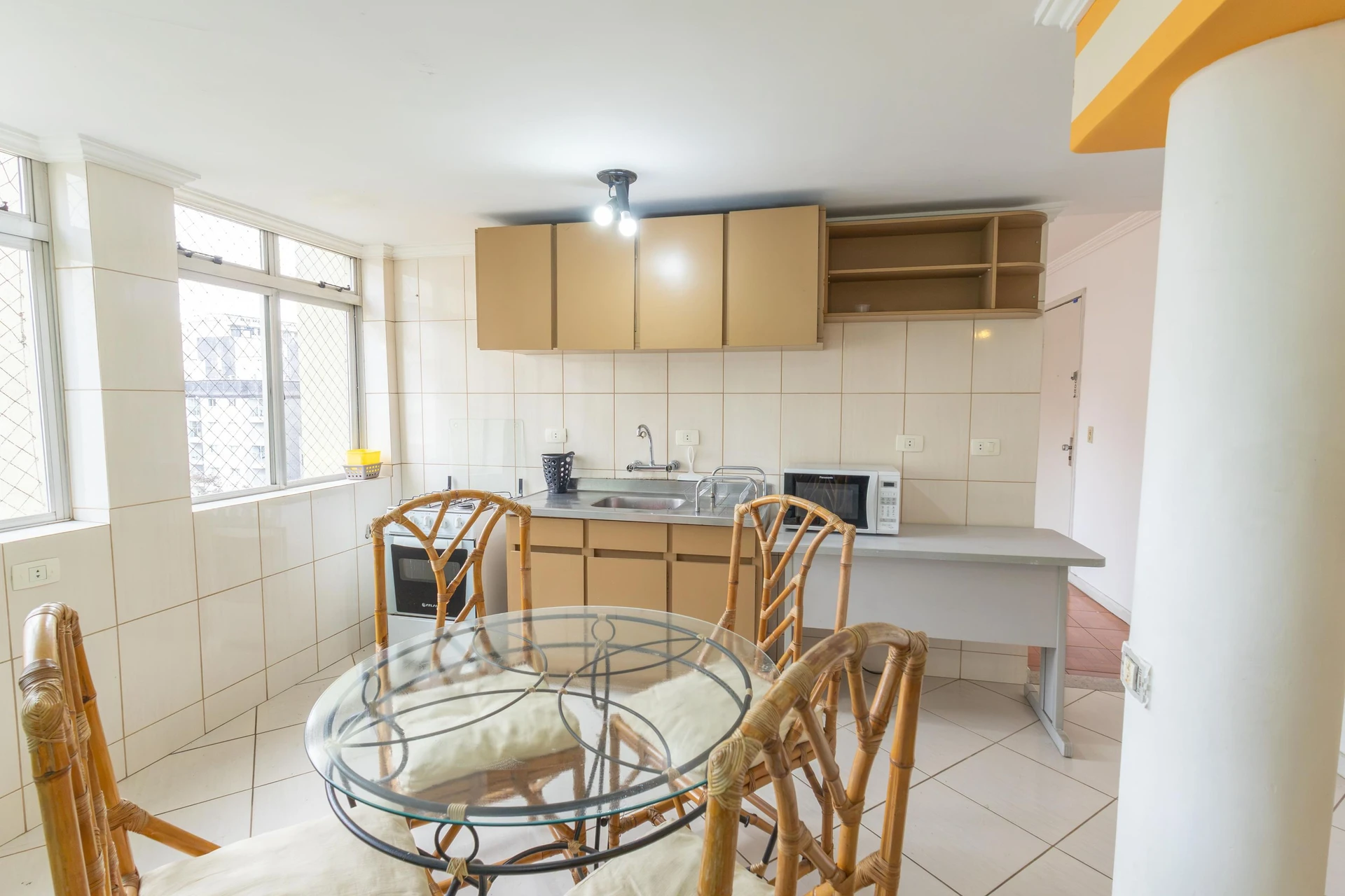 2-bedroom apartment with a washing machine in Curitiba — photo 2