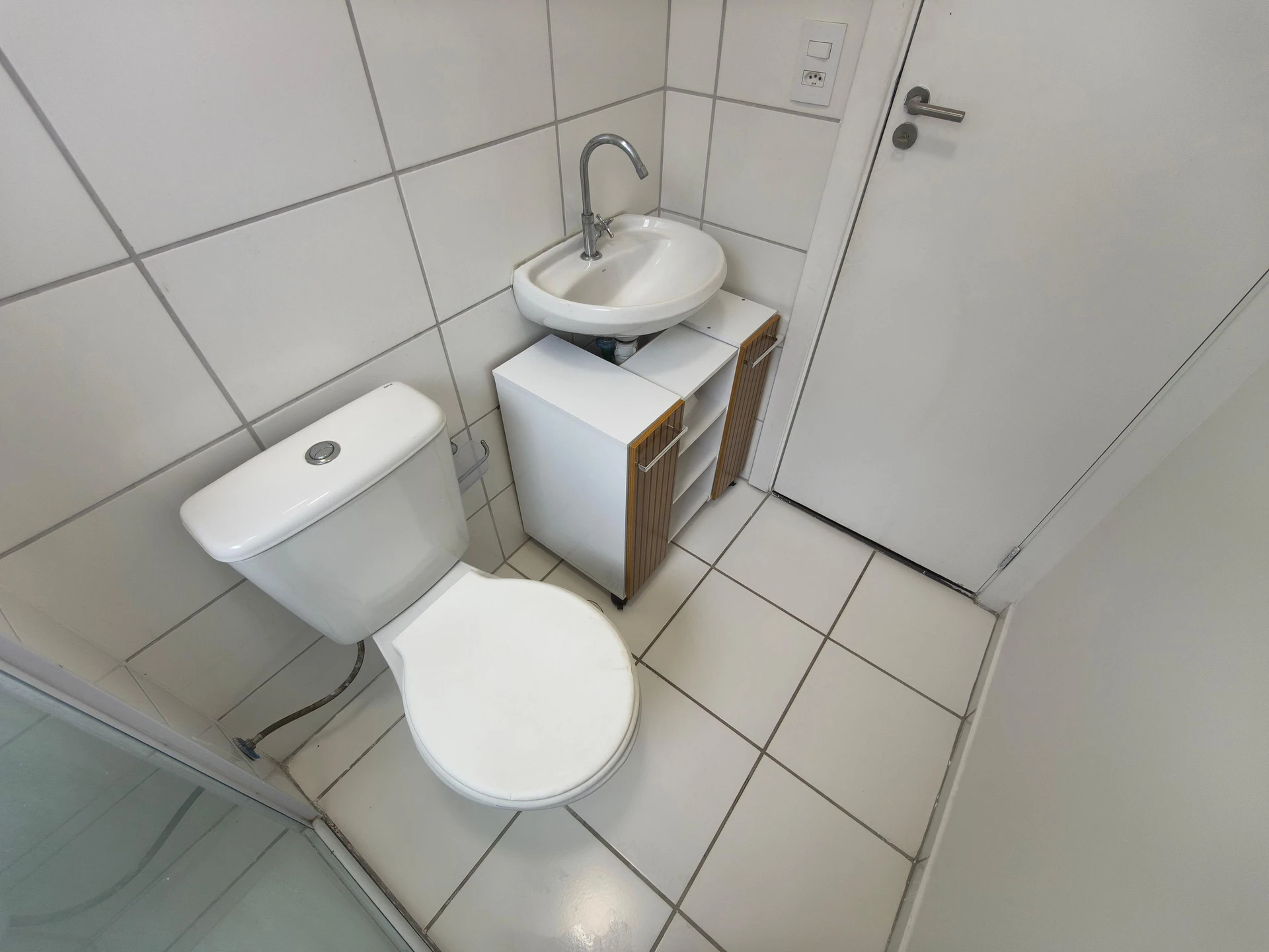 Невимебльована квартира з 2 спальнями і балконом — photo 11