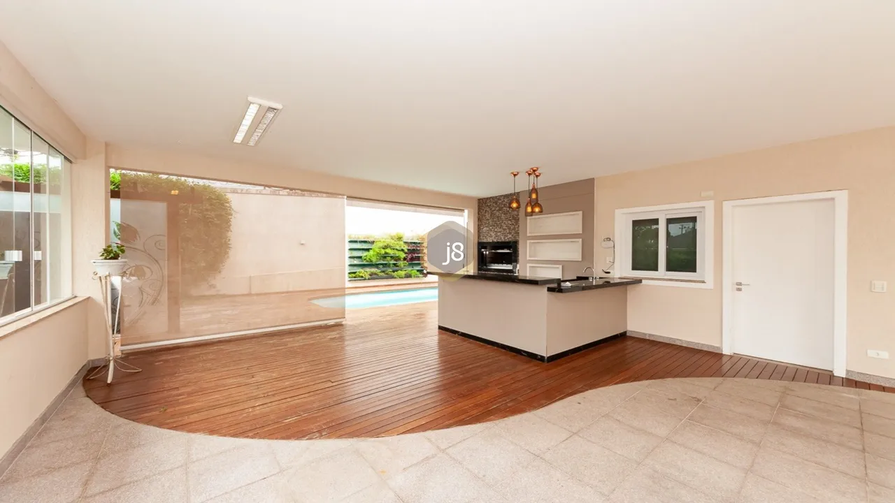 Casa com 5 suítes, 7 banheiros e 375 m² com varanda — photo 19