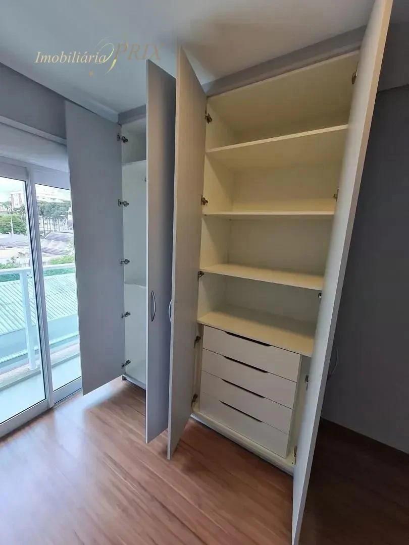 Glass-enclosed balcony in a 2-bedroom apartment, 76 m² — photo 3