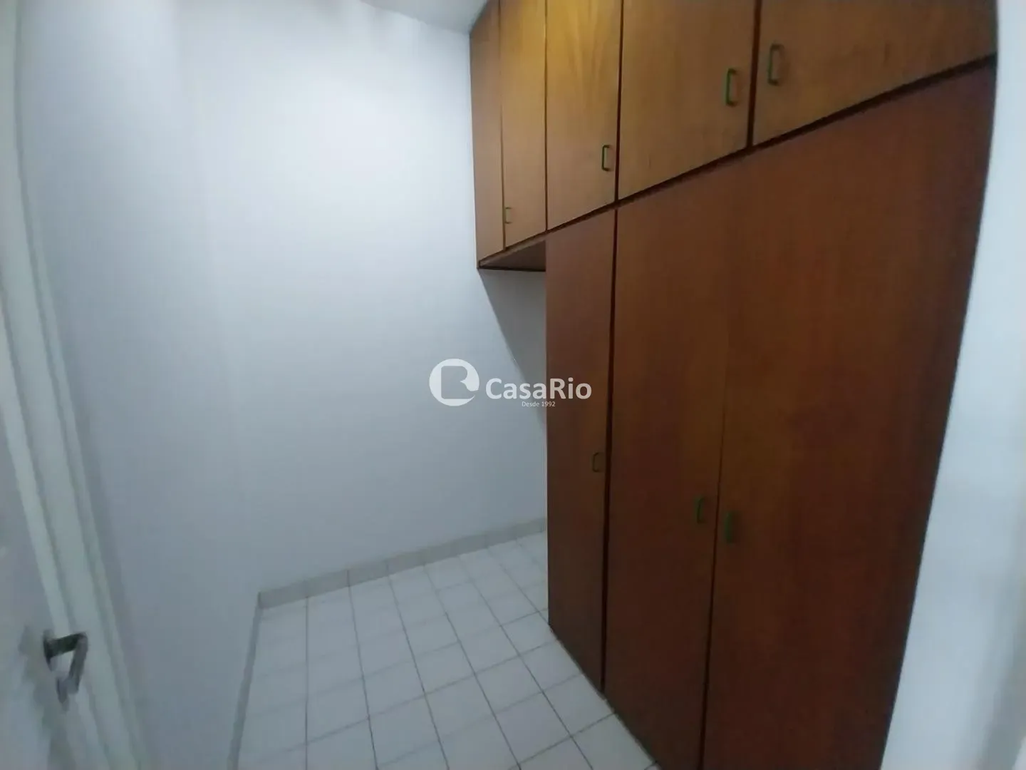 2-bedroom apartment with wood or laminate floors — photo 36