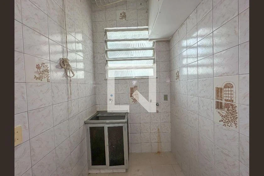 Квартира з 2 спальнями та дерев'яною підлогою або ламінатом — photo 19