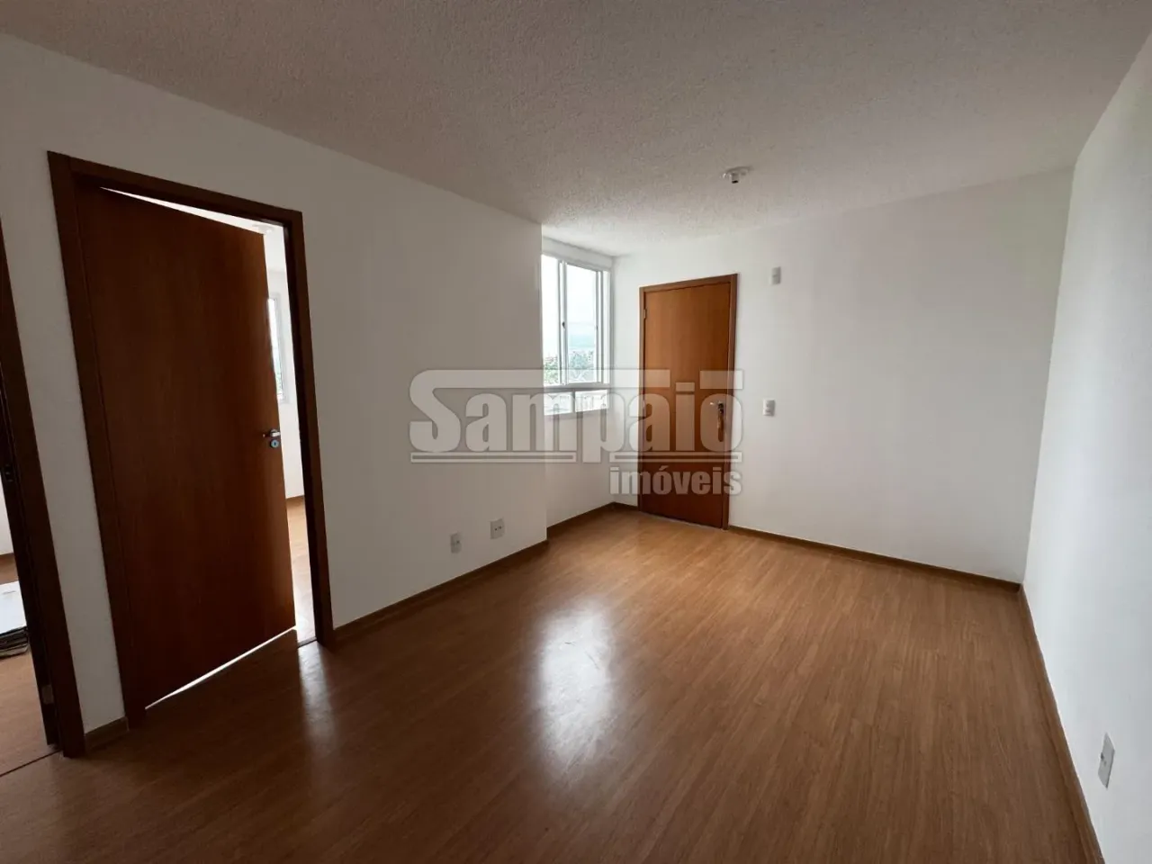 Apartamento com 2 quartos e 1 banheiro, piso de madeira — photo 5