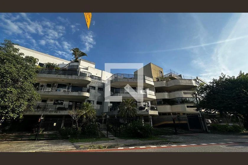 Furnished 203 m² apartment with 2 bedrooms and 2 parking — photo 46