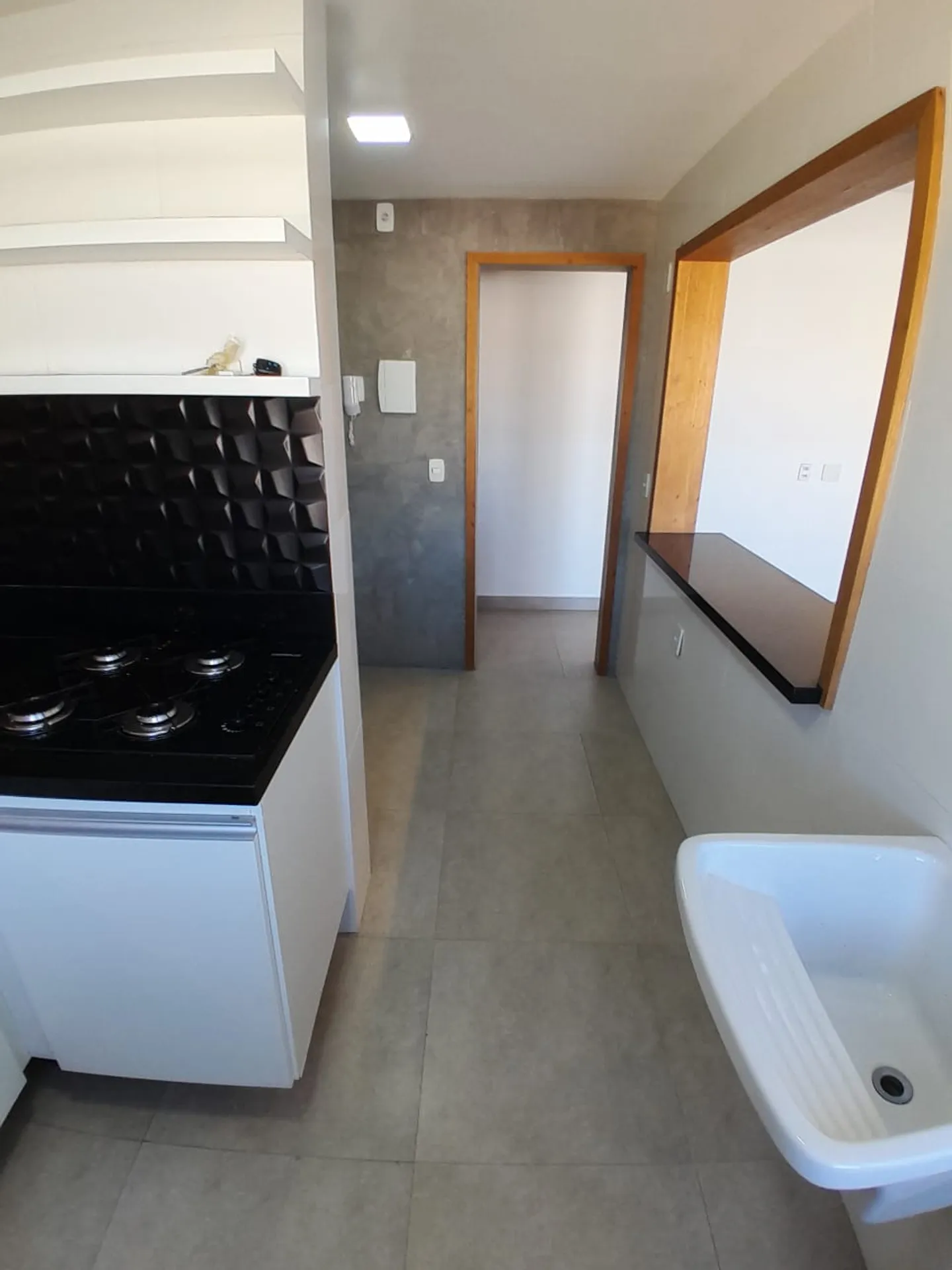 2-bedroom apartment with open-plan kitchen and balcony — photo 33