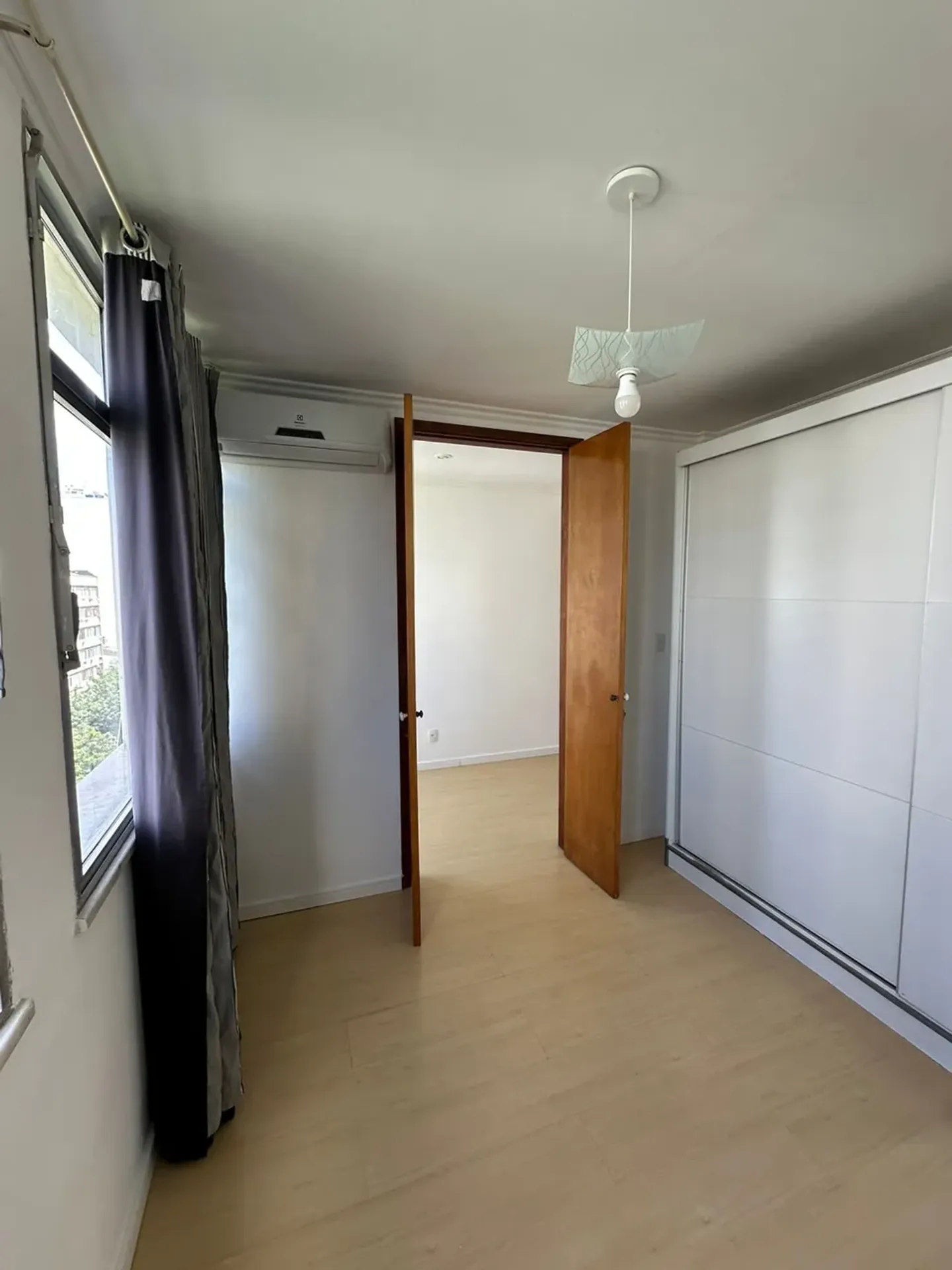 Apartment with a closed kitchen and gas stove; 2 bedrooms — photo 30