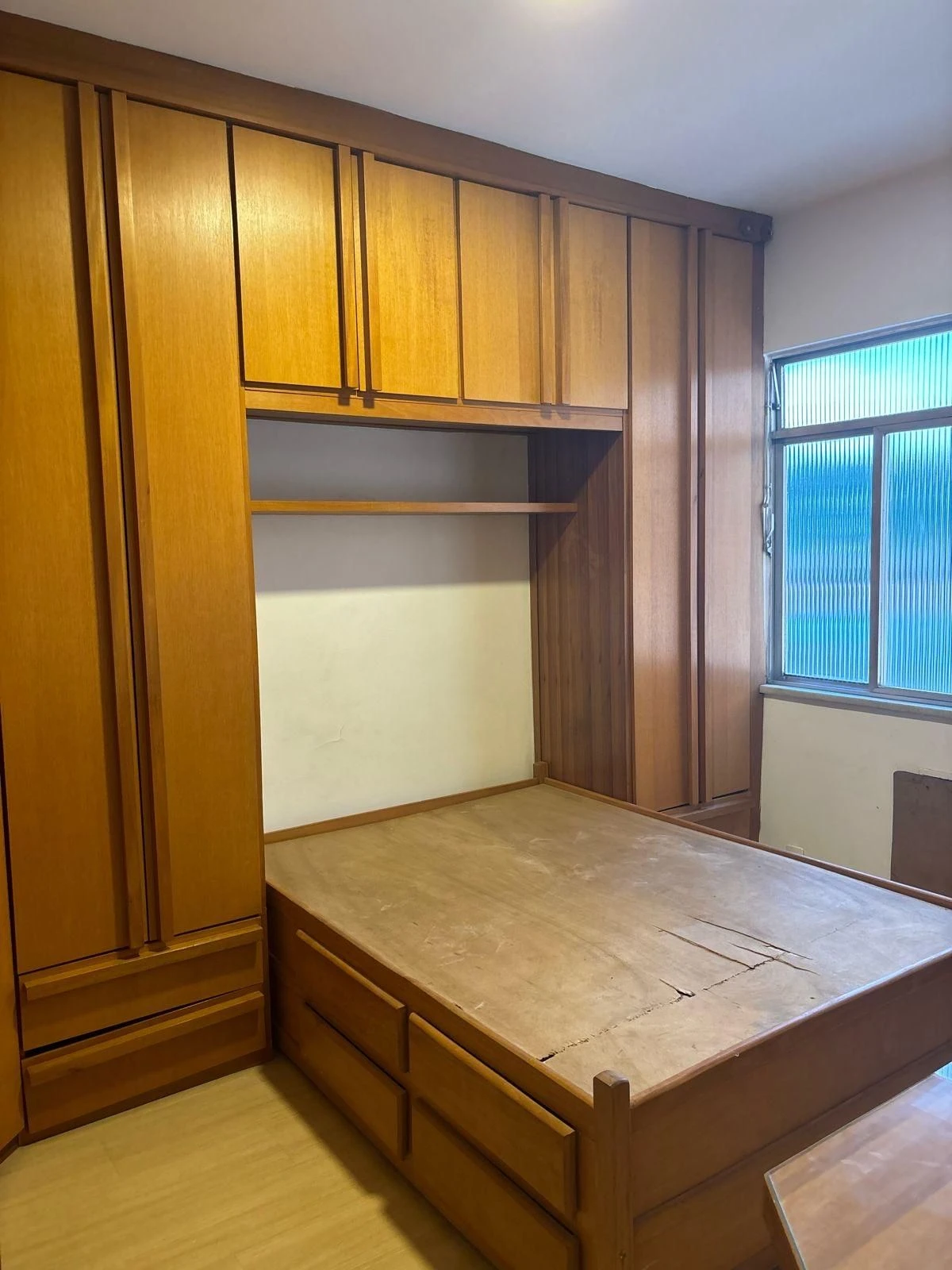 Unfurnished 2-bedroom apartment with a separate kitchen
