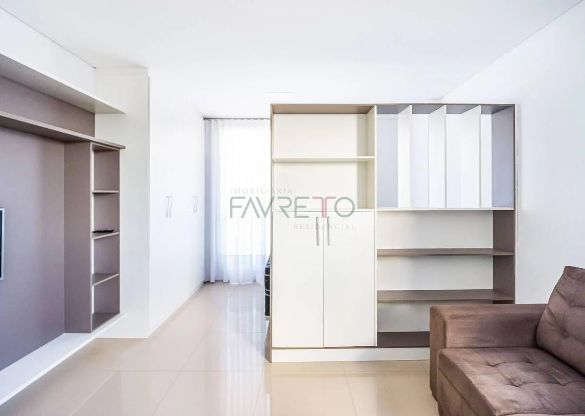 Furnished apartment, 32 m², with a glass-enclosed balcony — photo 6