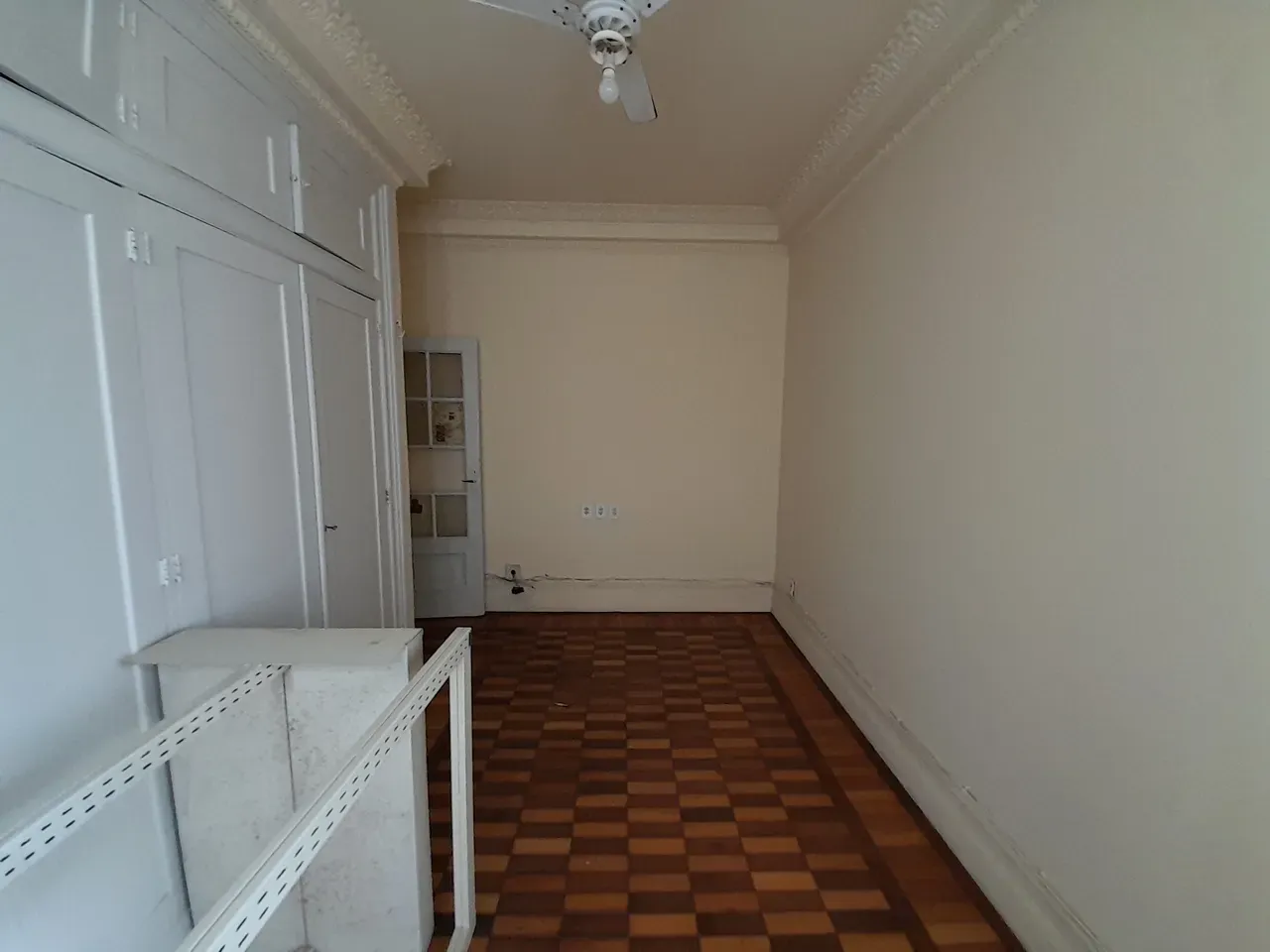 Apartment on the 9th floor with a glass-enclosed balcony — photo 30