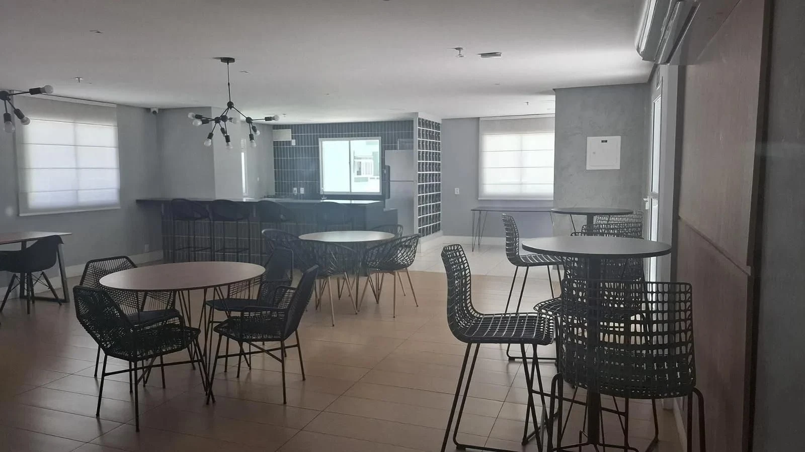 Затишна мебльована квартира з кухнею відкритого типу — photo 15