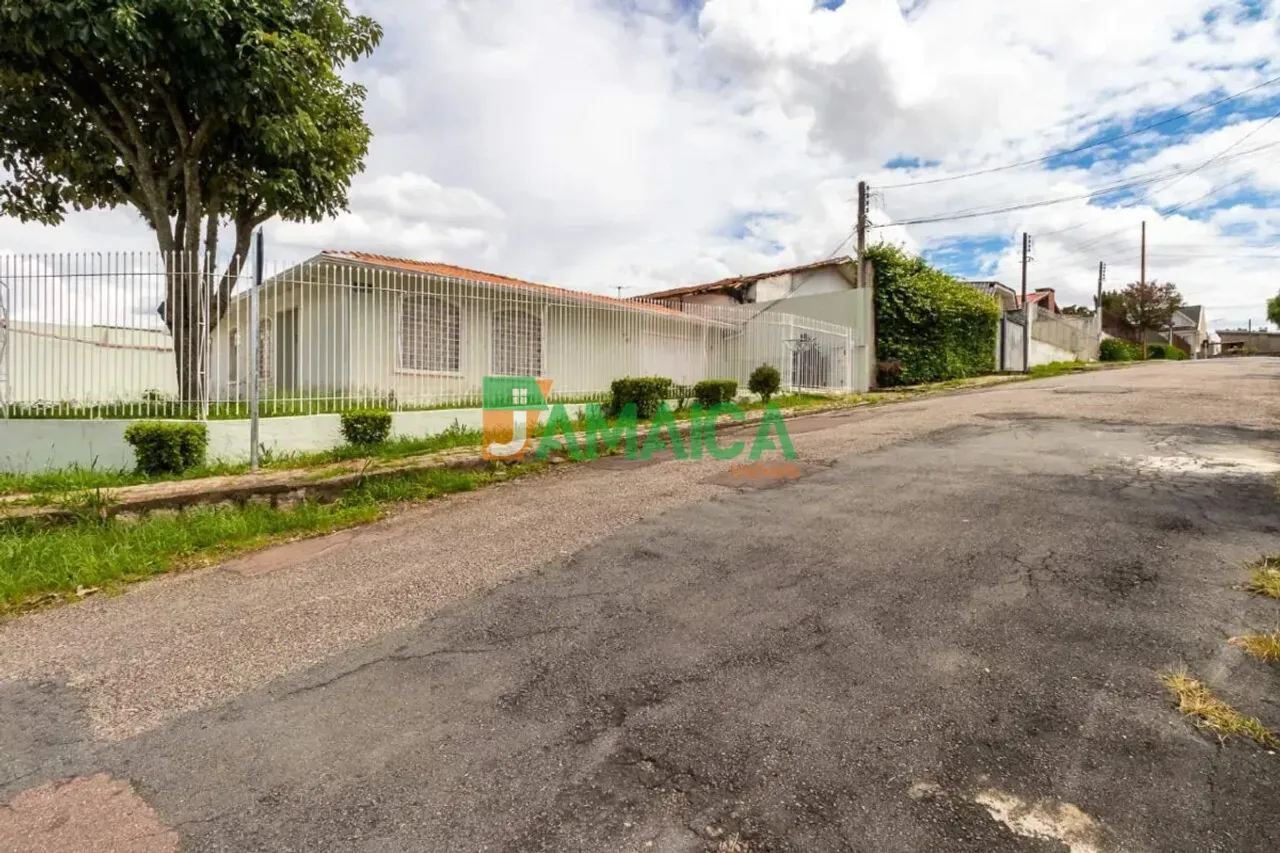 Rental house with 3 bedrooms and 136 m² in good condition