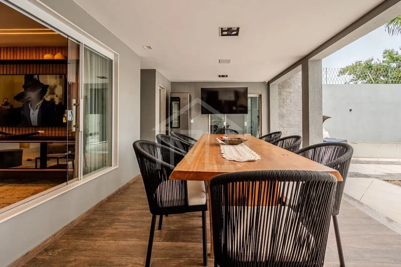 Furnished 6-bedroom house, 266 m² and 3 parking spots — photo 21