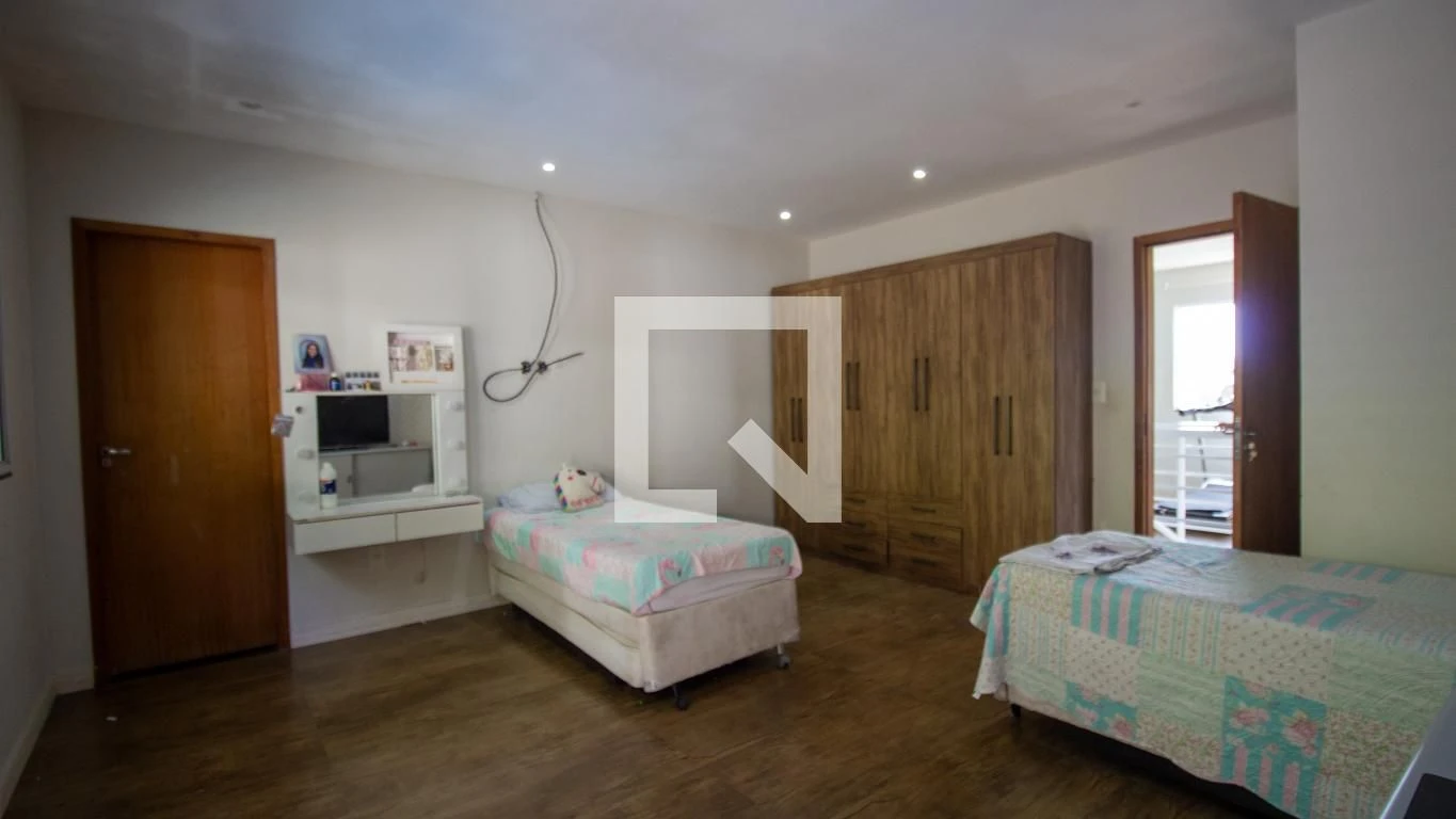 Furnished house with 5 bedrooms and 6 parking spaces — photo 12