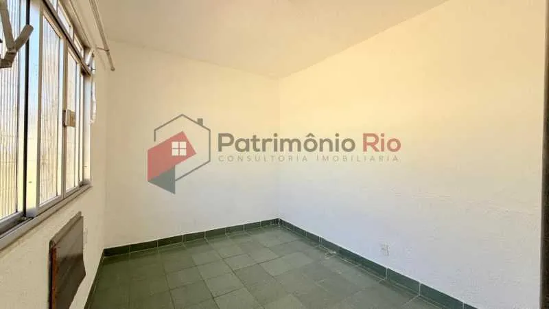 1-bedroom apartment with a compact kitchenette — photo 8