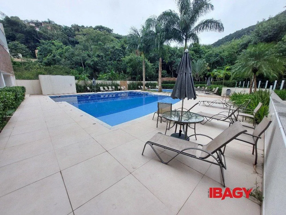 3-bedroom apartment with a grill on the balcony — photo 42