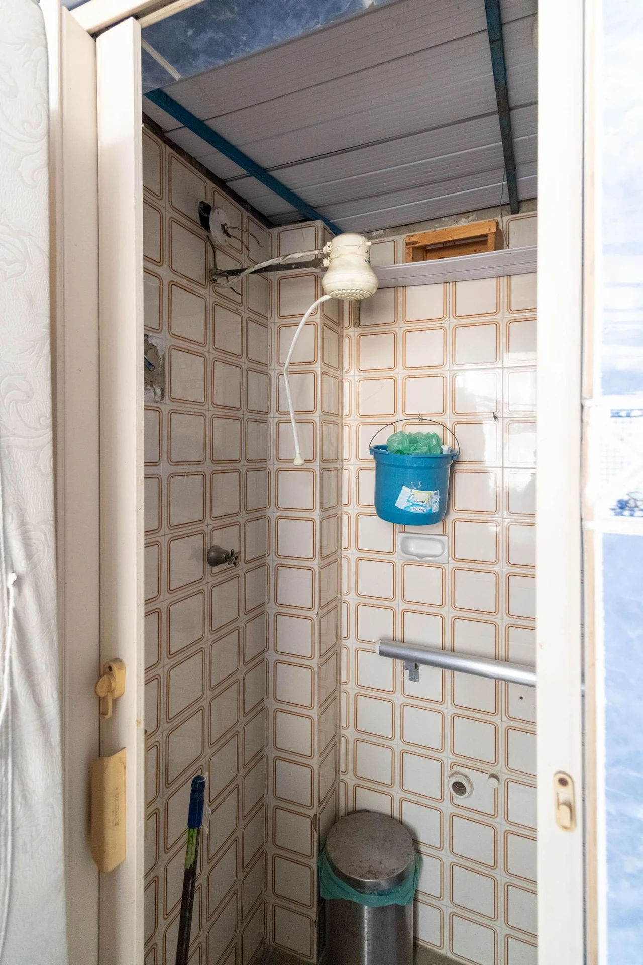 Furnished apartment, 90 m², with a washing machine — photo 23
