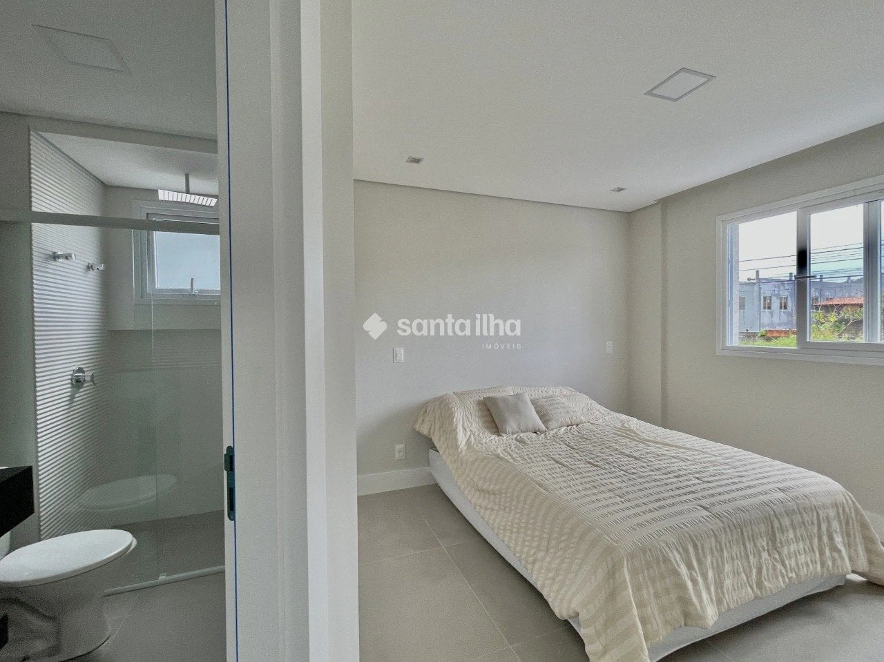 Floor-to-ceiling windows in a 3-bedroom apartment, 152 m² — photo 17