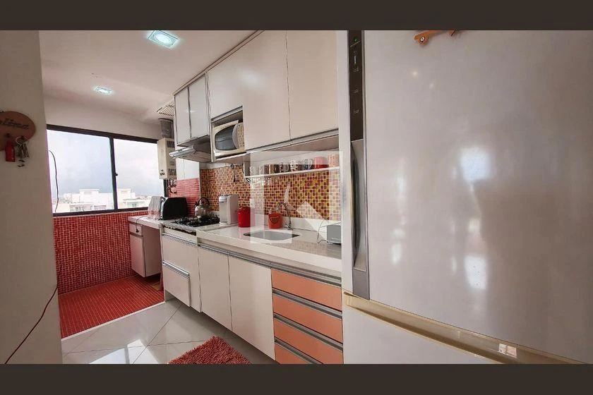 One-bedroom apartment with a mountain view — photo 2