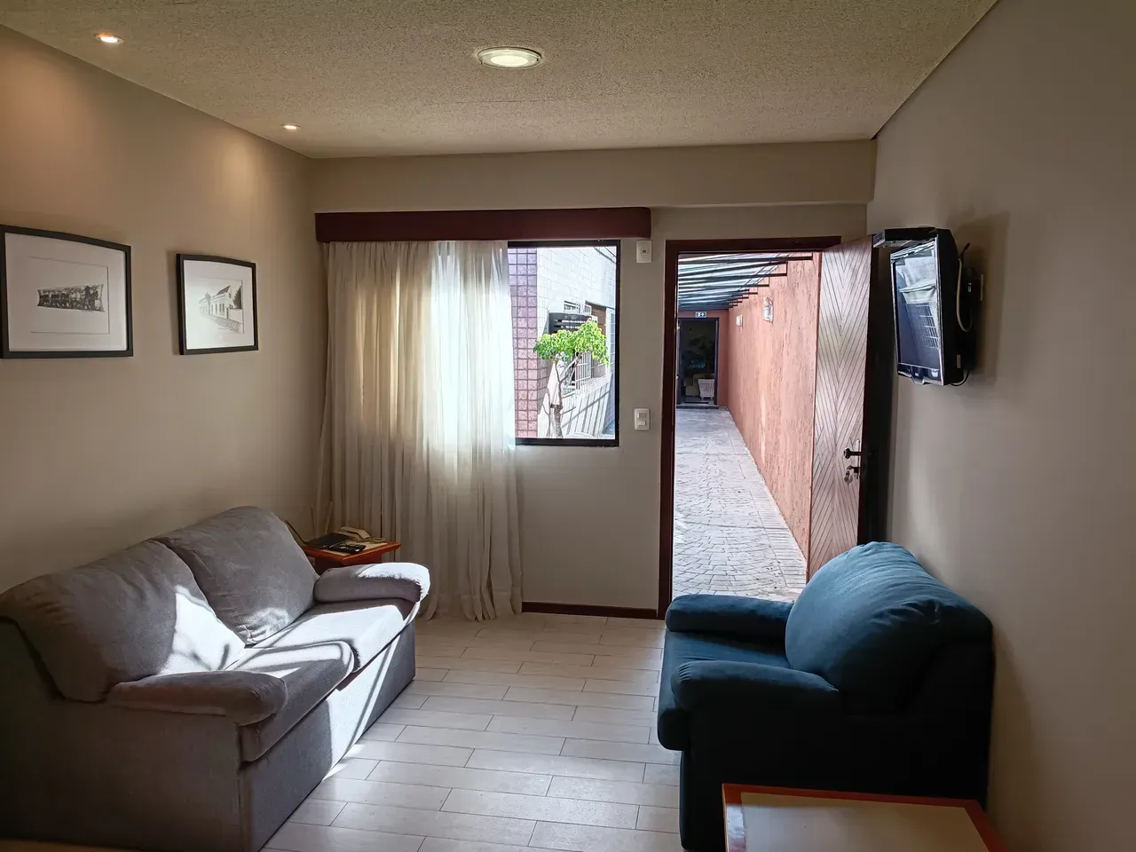 Furnished 1-bedroom apartment with 1 parking spot