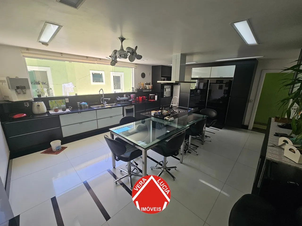 Furnished house with 5 bedrooms and open-plan kitchen — photo 8