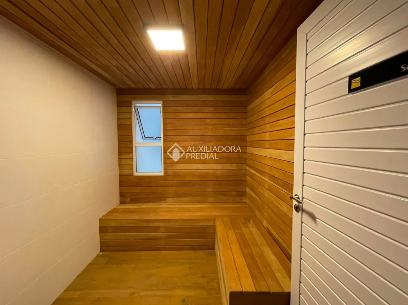 2-bedroom apartment with balcony and terrace — photo 41