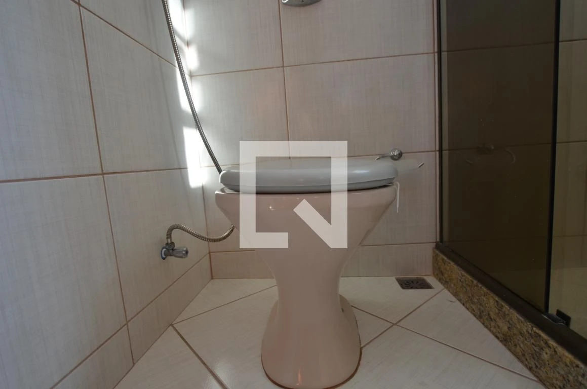 Casa sem mobília com 5 quartos e 5 banheiros — photo 8