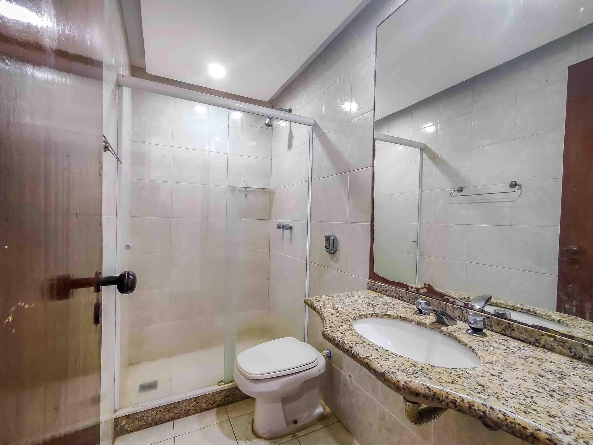 Apartamento sem mobília com 3 quartos e área de lavanderia — photo 31