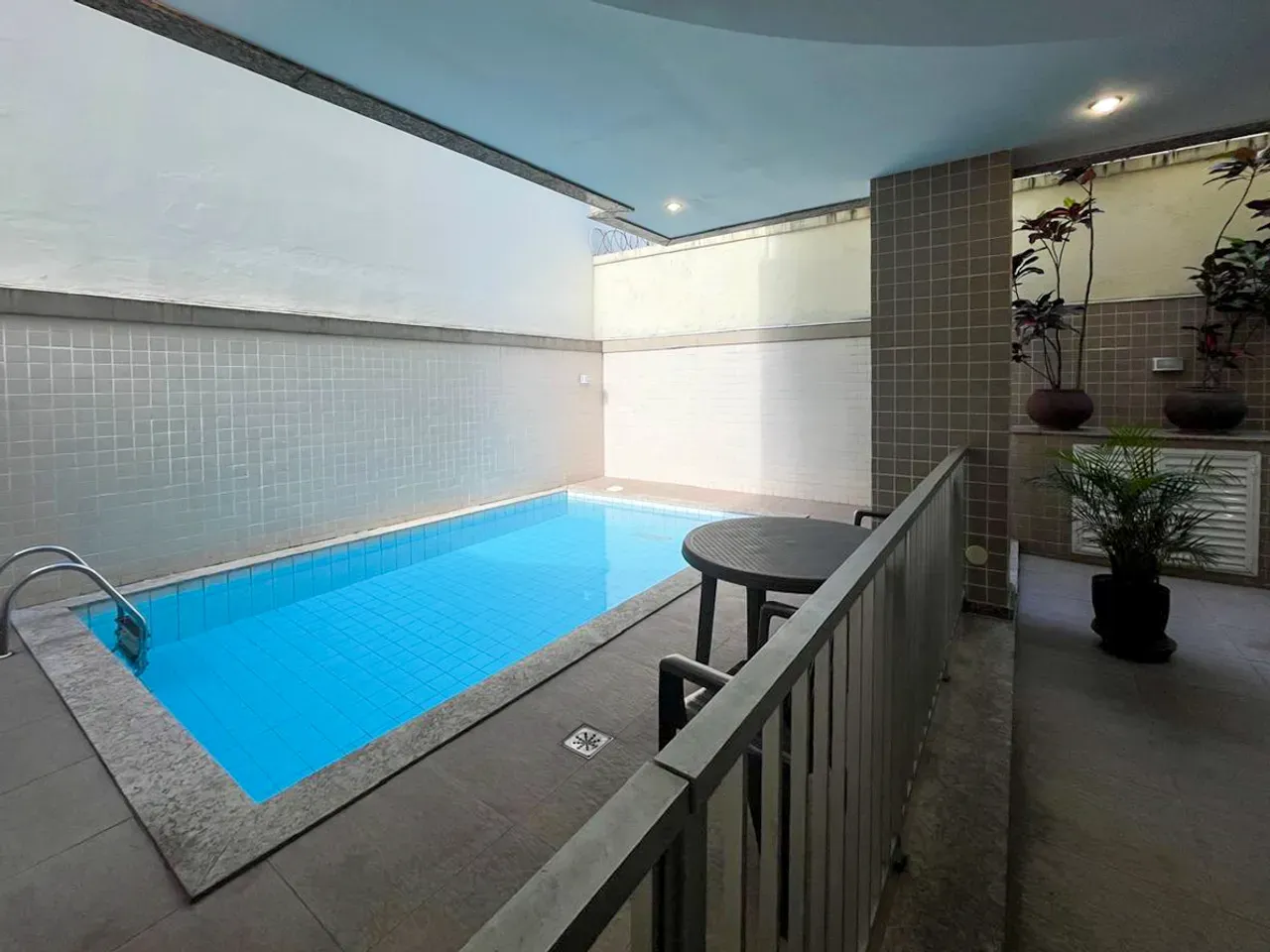 3-bedroom apartment with a washing machine — photo 9
