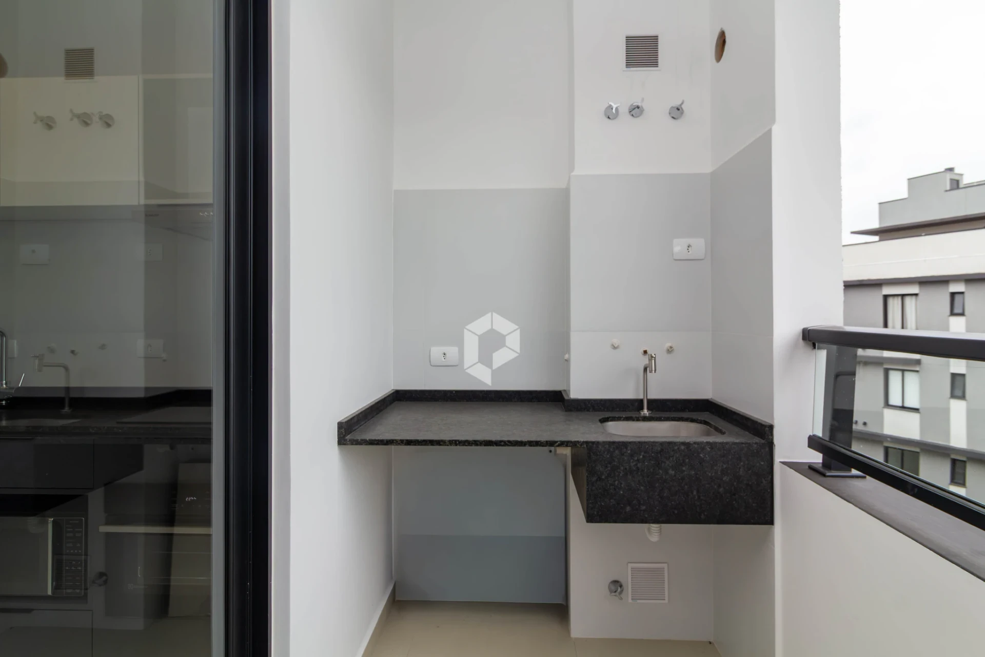 Home office in a 2-bedroom apartment, 48 m² — photo 16