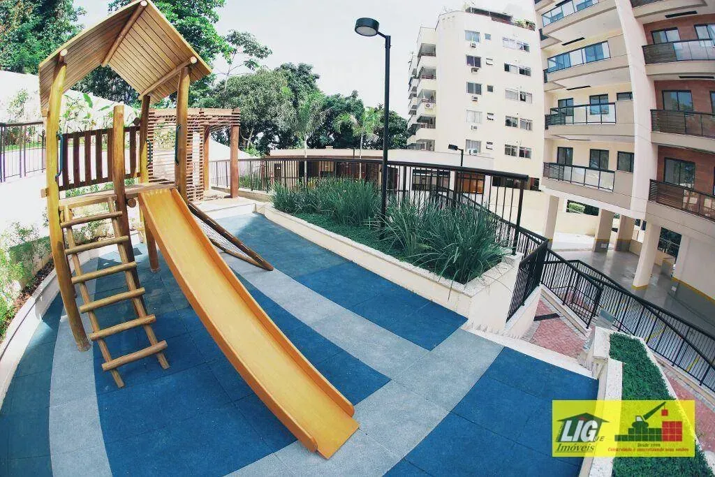 Apartment with 3 bedrooms, 2 baths and a balcony grill