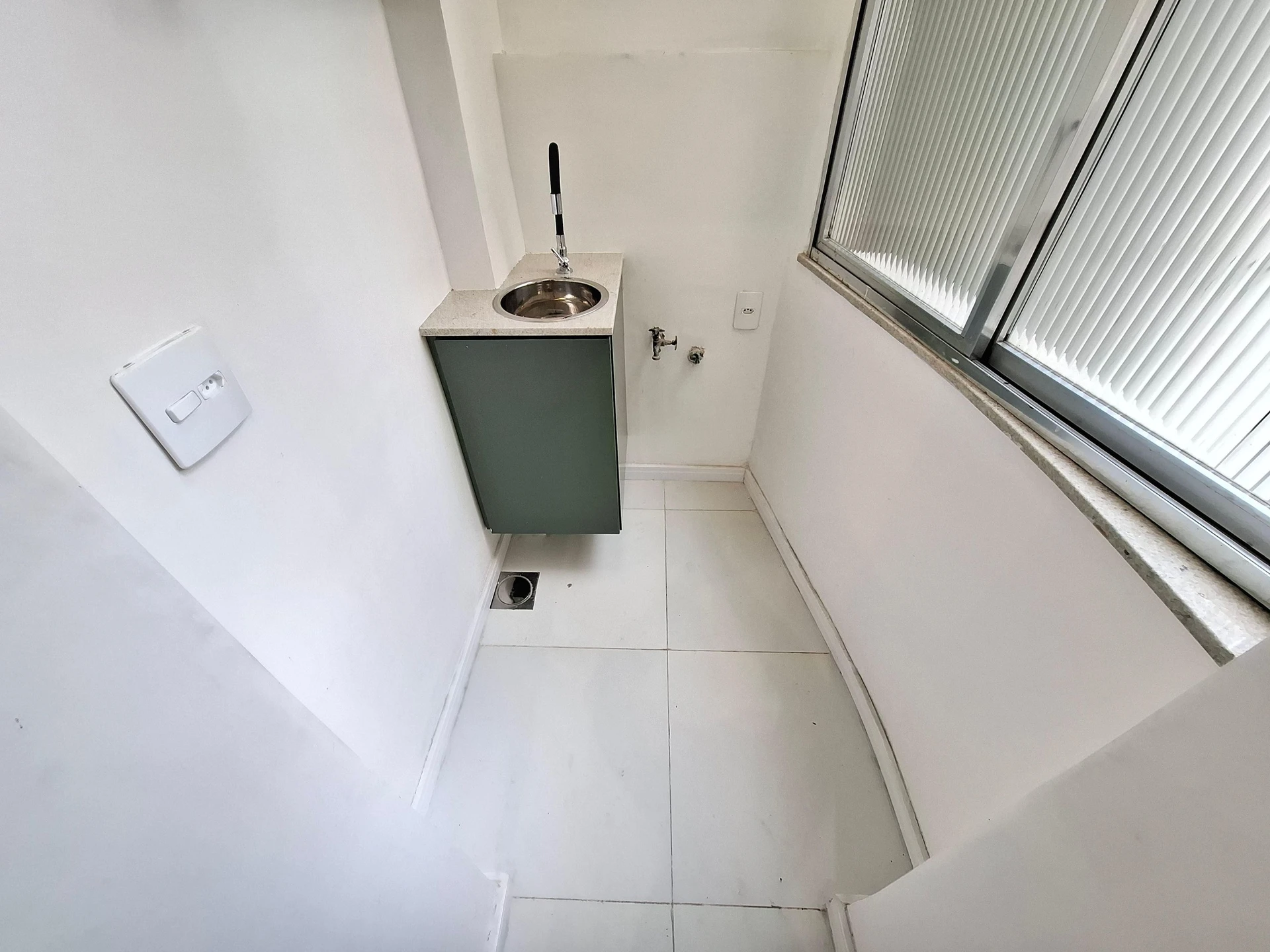 Studio with 1 bedroom and 1 bathroom no parking — photo 15