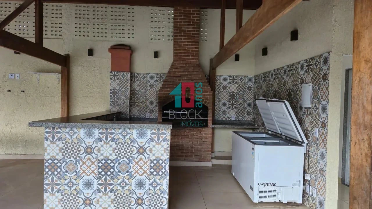 2-bedroom house with a separate kitchen and cabinets — photo 25