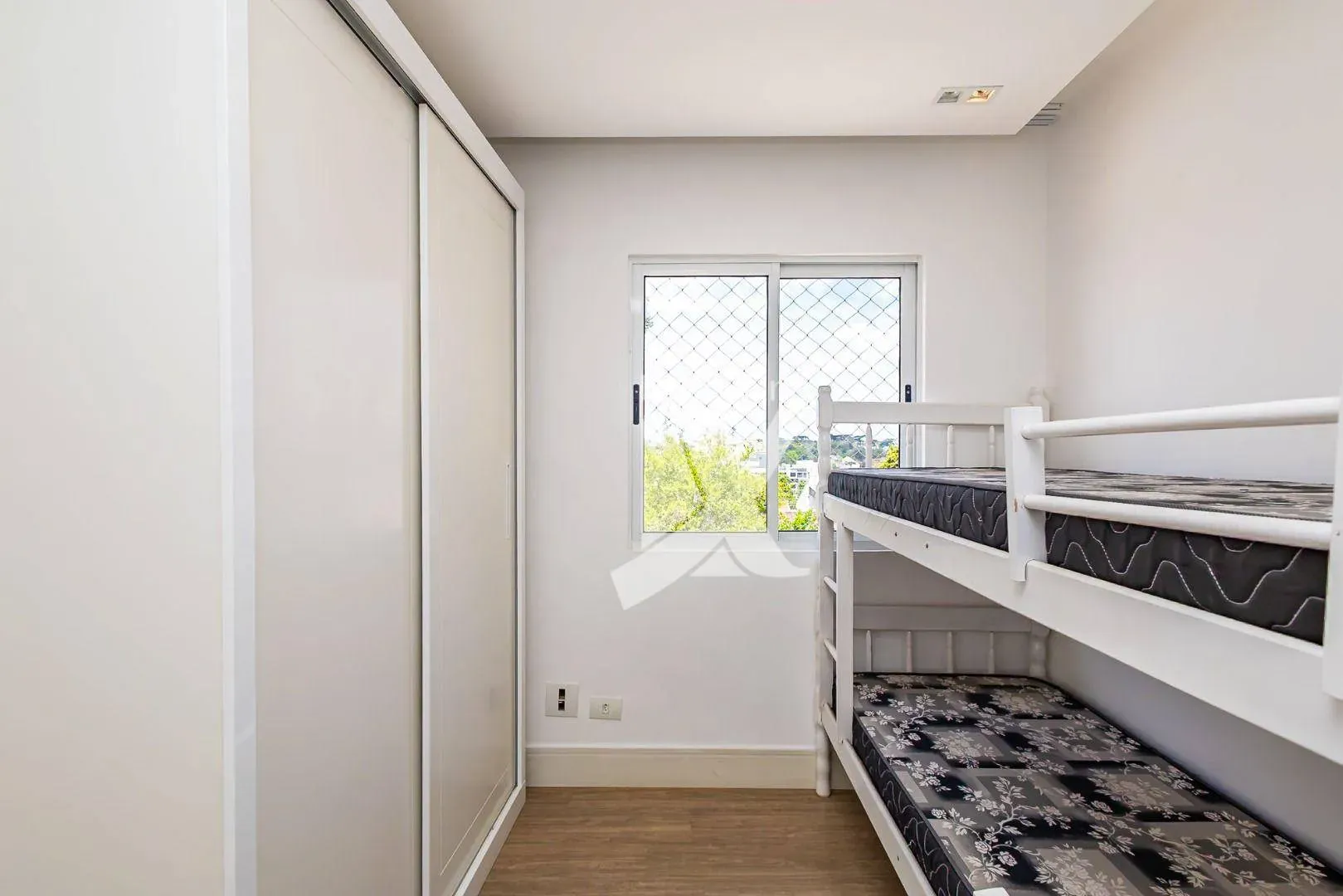 3-bedroom house with a home office — photo 26