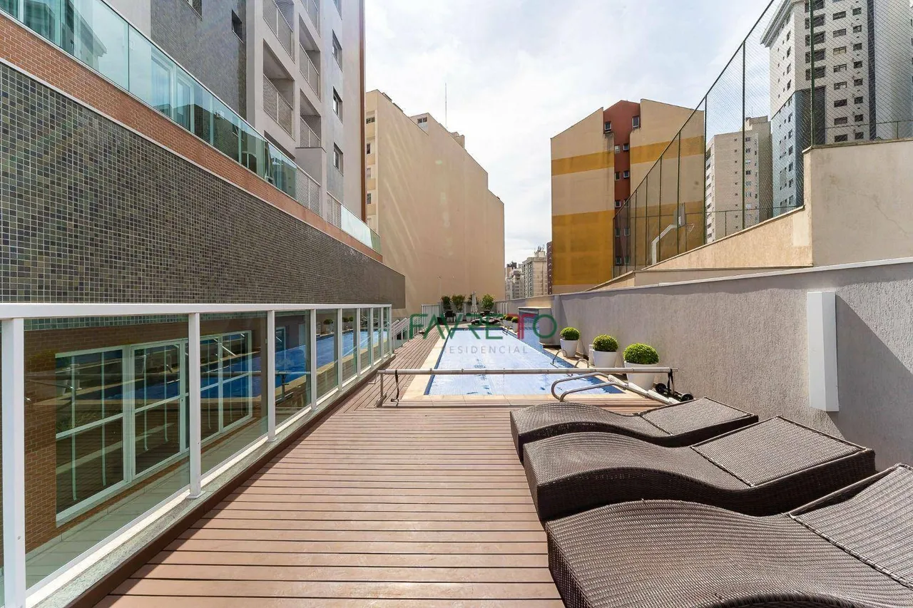 Departamento con balcón cerrado con vidrio en Curitiba — photo 10