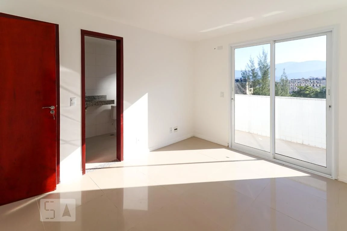 3-bedroom apartment with a mountain view in Rio de Janeiro — photo 13