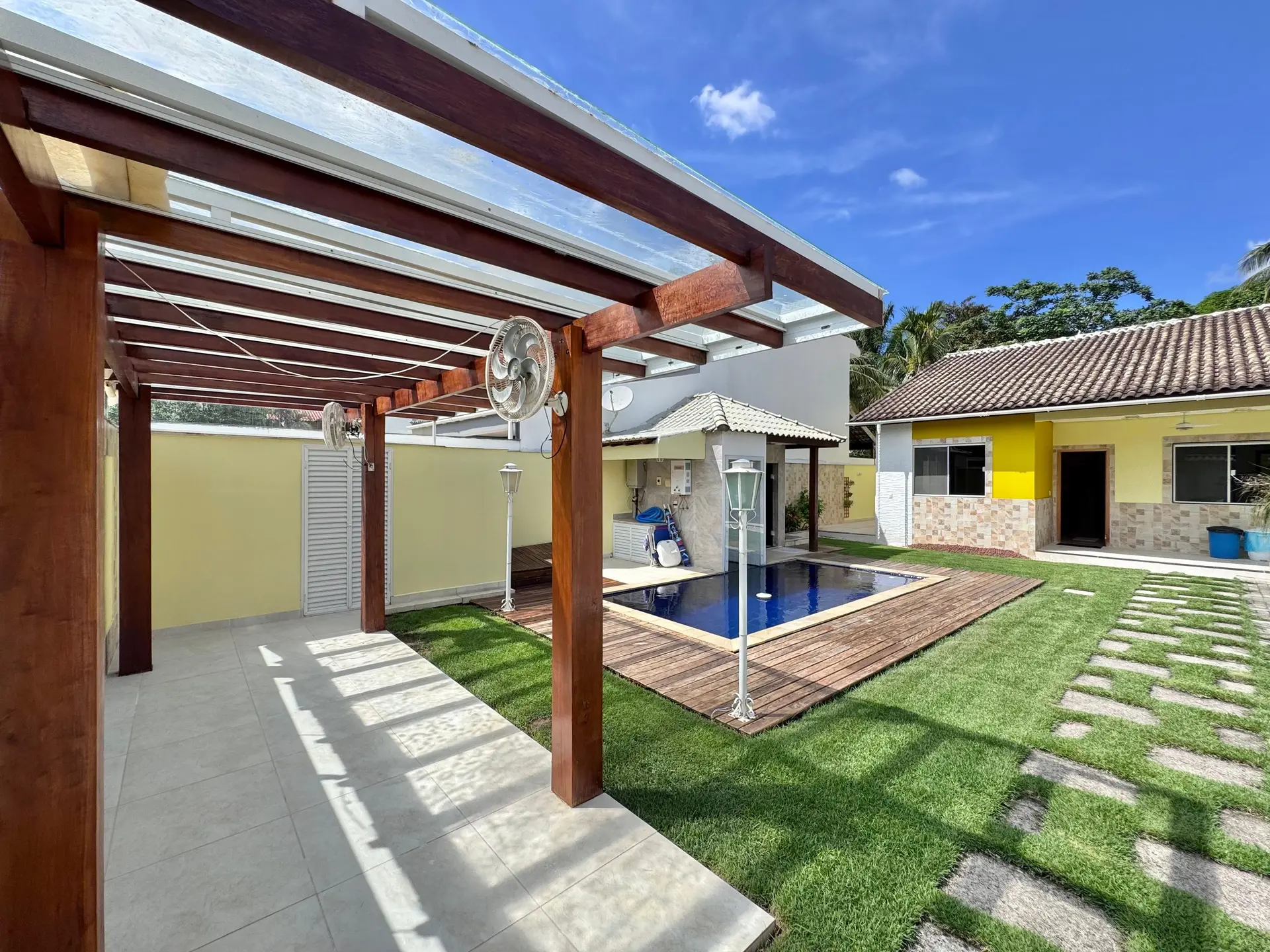 Apartamento amueblado de 4 dormitorios con jardín privado — photo 40