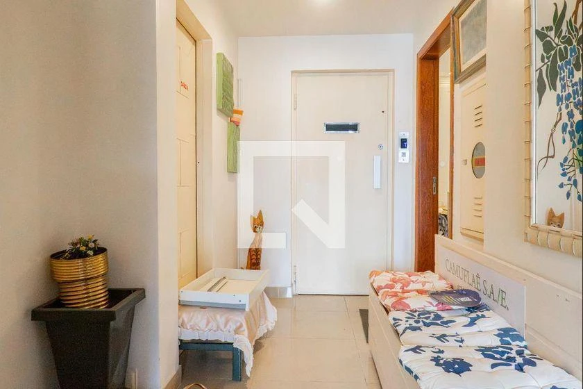 Furnished apartment with 4 bedrooms and 200 m² — photo 6