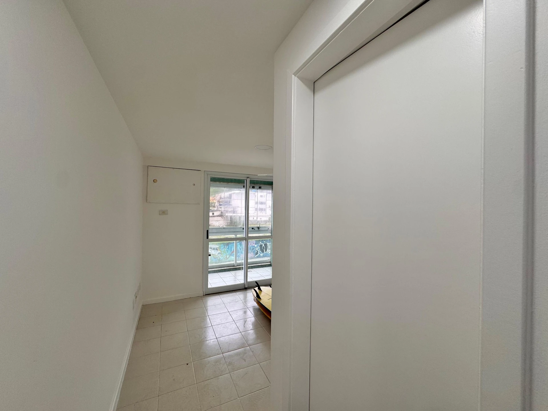 2-bedroom apartment with 2 parking spots and enclosed balcony — photo 16