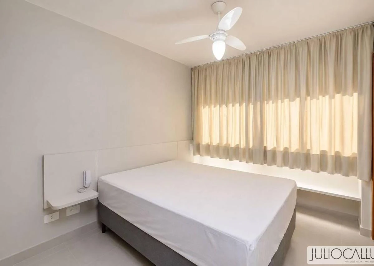 One-bedroom apartment with a washing machine — photo 5