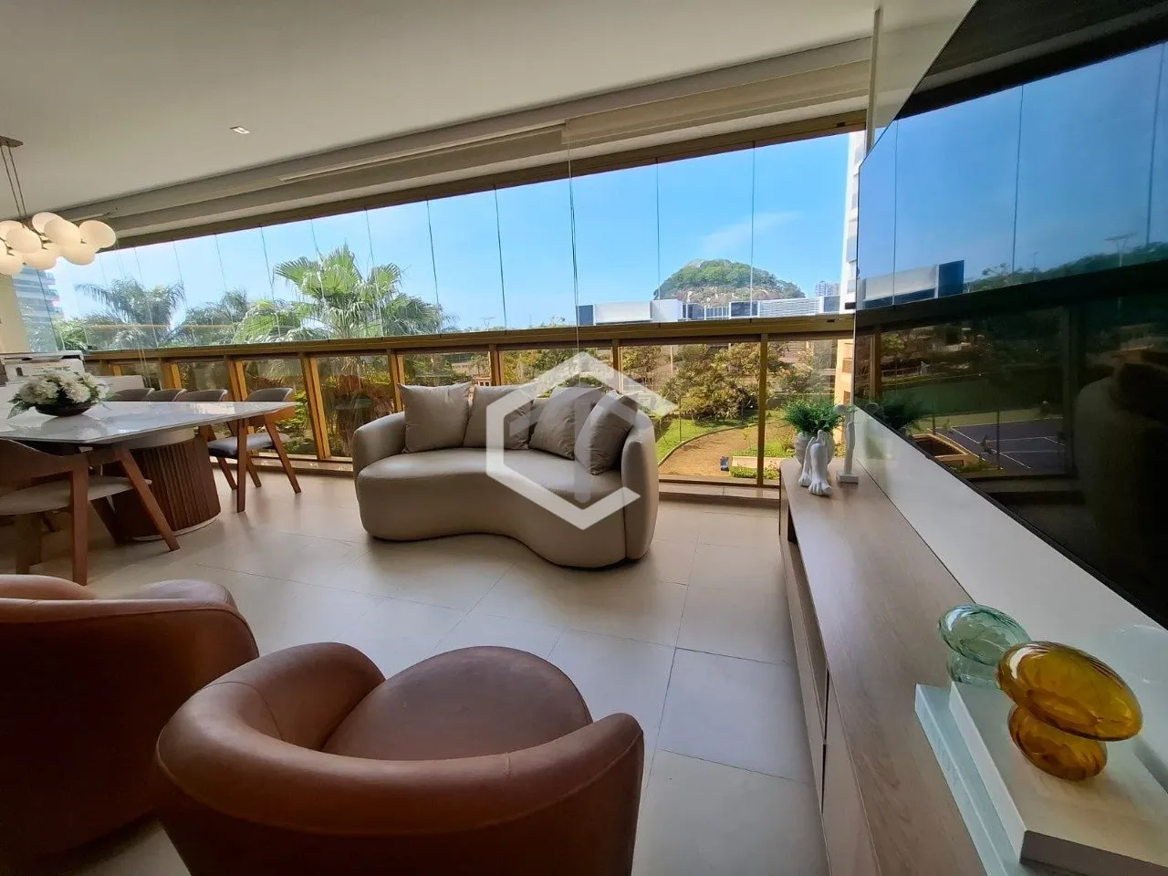 217 m² apartment with a mountain view and a private pool — photo 93